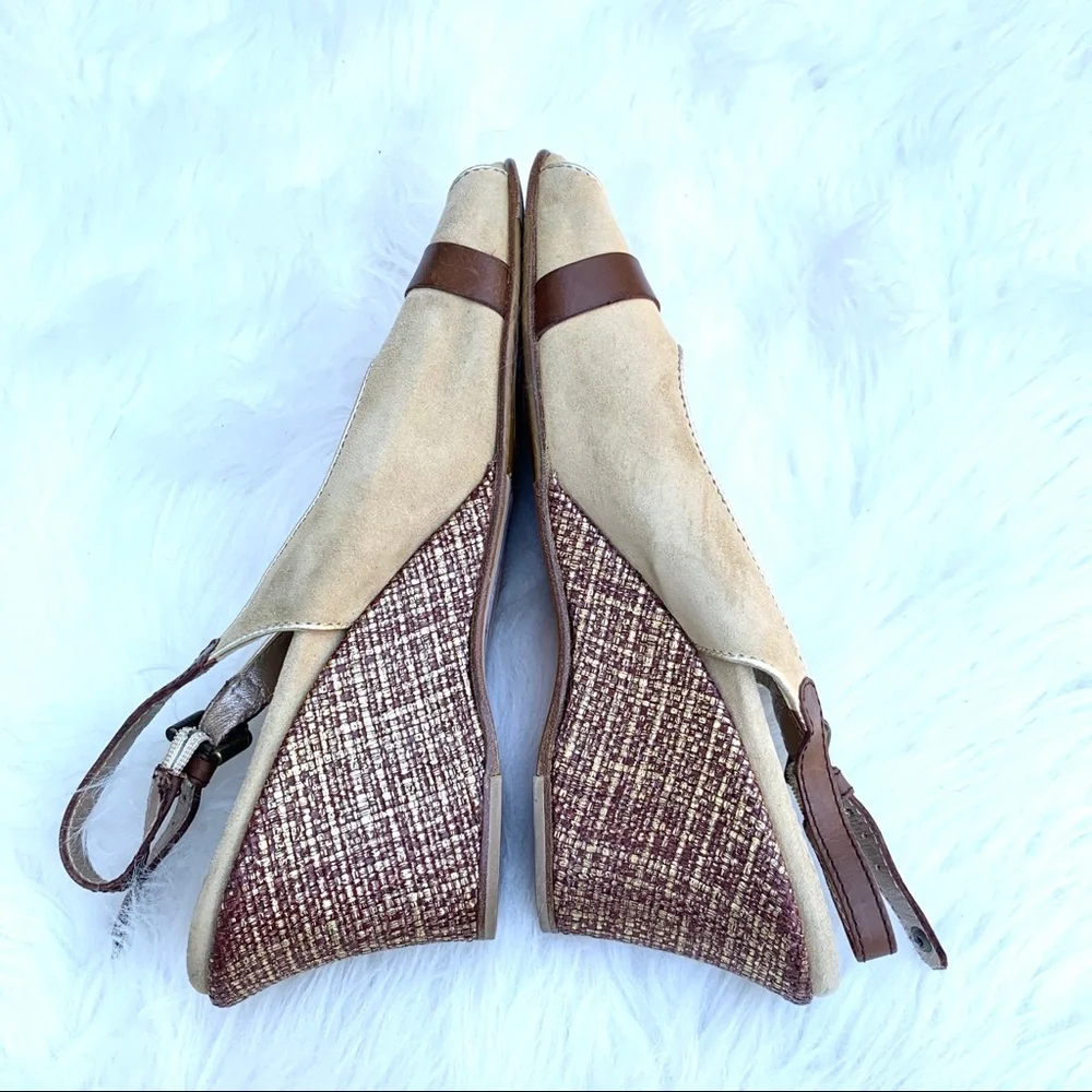 Taryn Rose Wedge Beige Gold Buckle Sandals